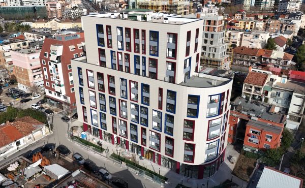 Apartamente G8, Vasil Shanto